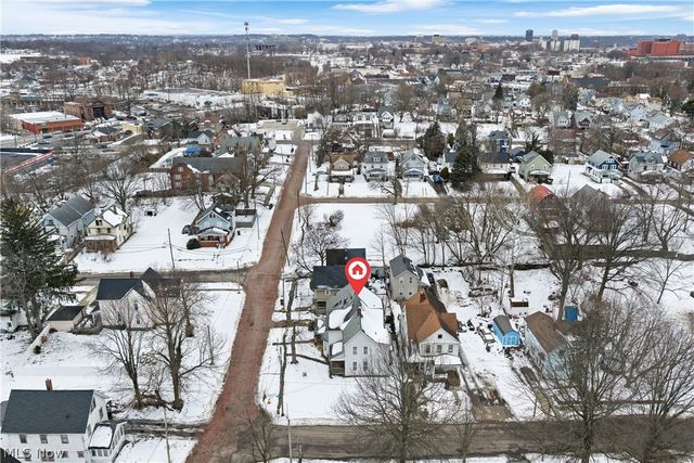 124 Roswell Street, Akron, OH 44305