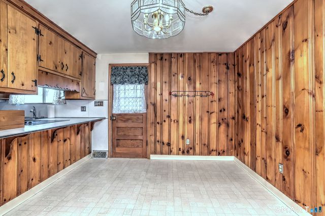 26 Hill Street, Milford, CT 06460