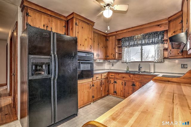 26 Hill Street, Milford, CT 06460