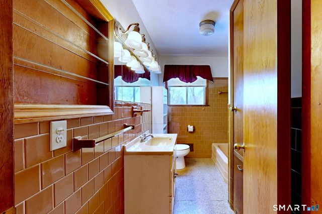 26 Hill Street, Milford, CT 06460