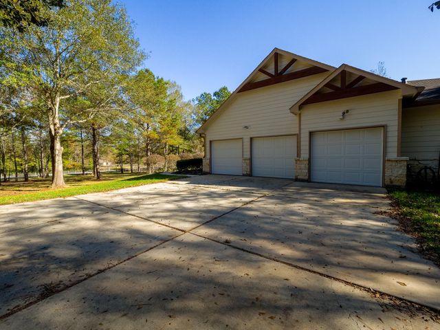 26173 Crown Ranch Boulevard, Montgomery, TX 77316
