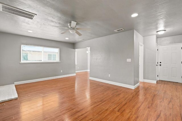 2975 E Austin Way, Fresno, CA 93726