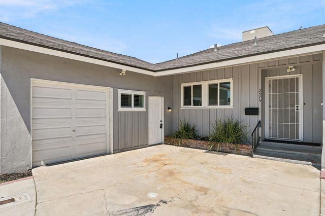 2975 E Austin Way, Fresno, CA 93726