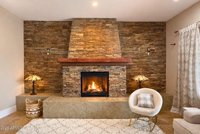 2405 E CHARLOTTE Drive, Phoenix, AZ 85024