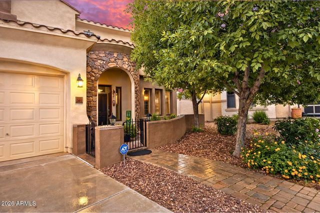 2405 E CHARLOTTE Drive, Phoenix, AZ 85024