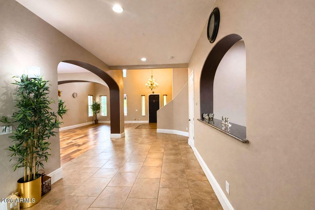 Image 10 of property listing at 2405 E CHARLOTTE Drive, Phoenix, AZ 85024