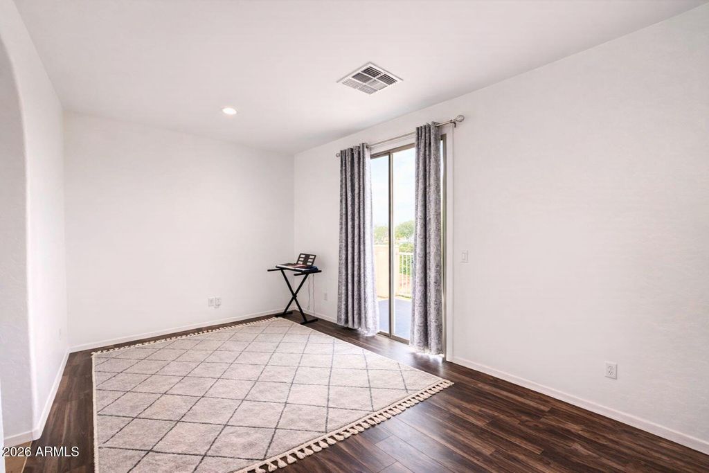 Image 30 of property listing at 2405 E CHARLOTTE Drive, Phoenix, AZ 85024