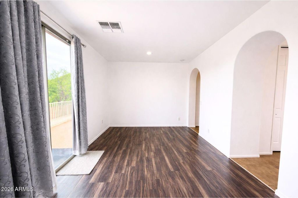 Image 31 of property listing at 2405 E CHARLOTTE Drive, Phoenix, AZ 85024
