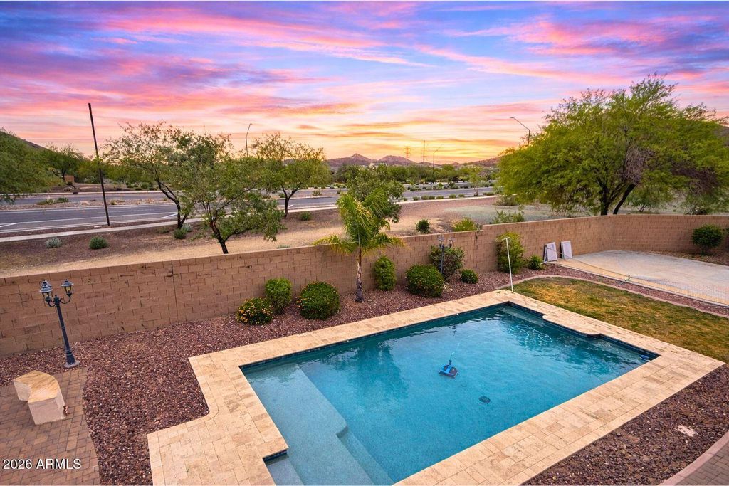 Image 34 of property listing at 2405 E CHARLOTTE Drive, Phoenix, AZ 85024