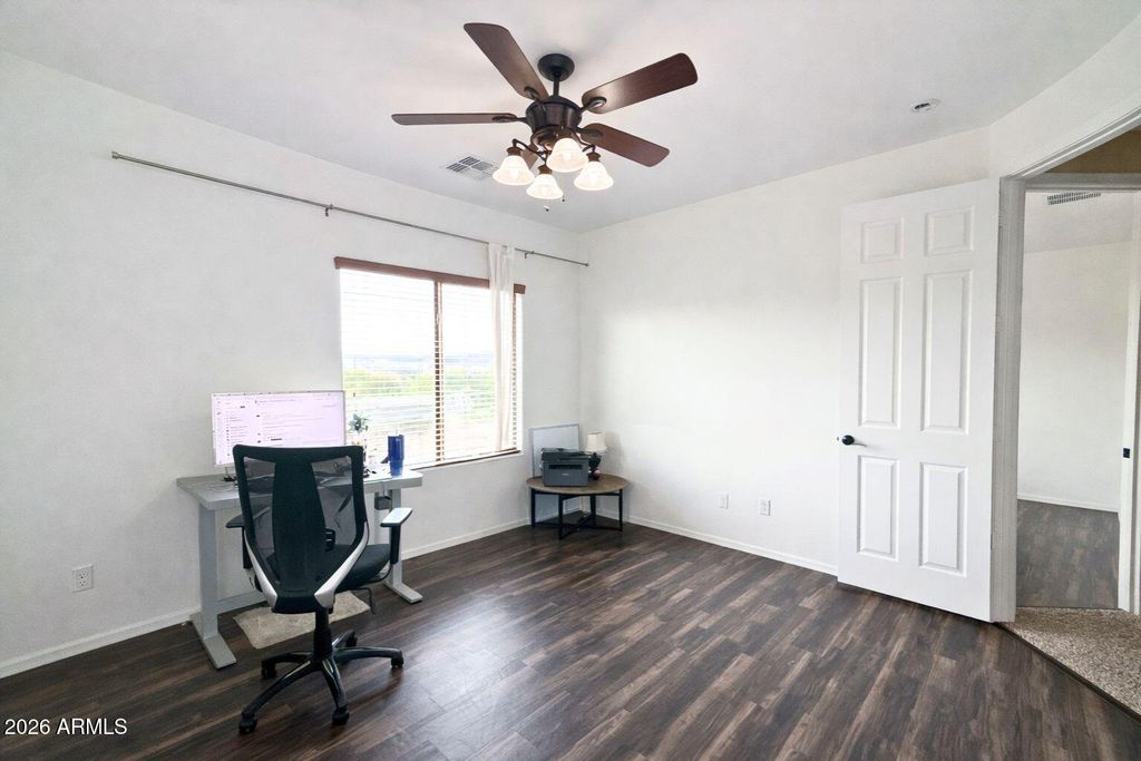Image 51 of property listing at 2405 E CHARLOTTE Drive, Phoenix, AZ 85024