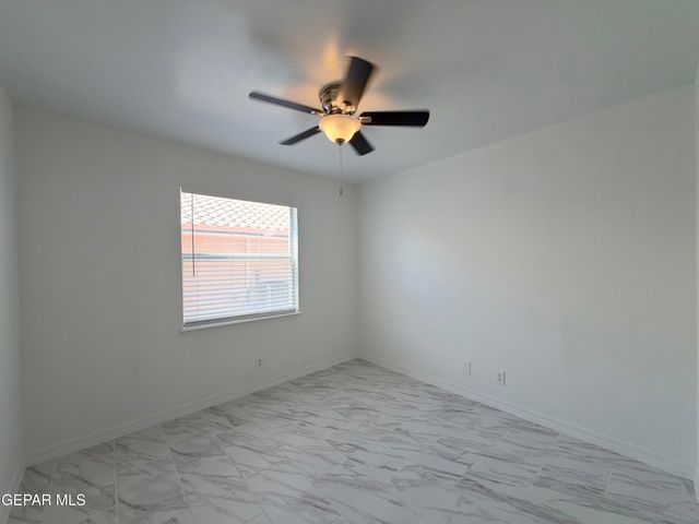 1924 SUN TIDE Drive, El Paso, TX 79938