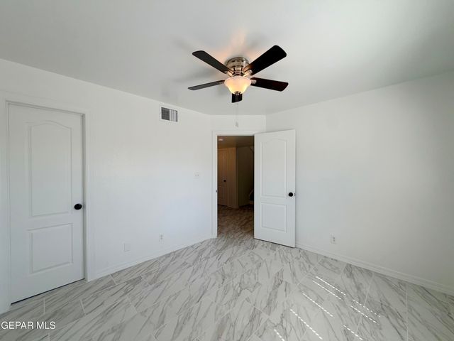 1924 SUN TIDE Drive, El Paso, TX 79938