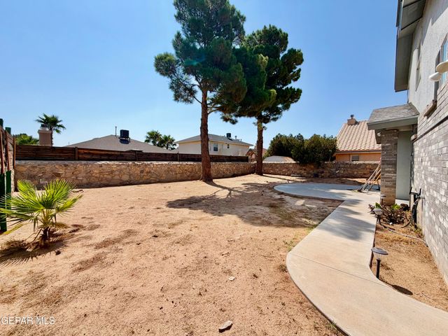 1924 SUN TIDE Drive, El Paso, TX 79938