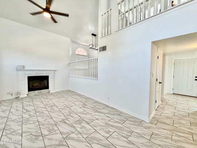 1924 SUN TIDE Drive, El Paso, TX 79938
