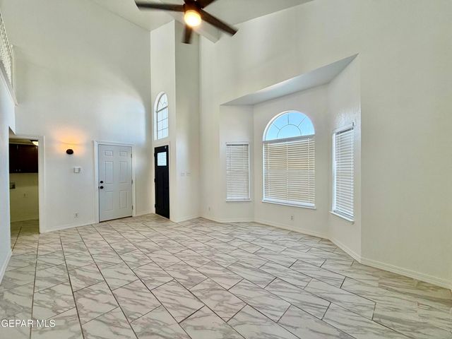 1924 SUN TIDE Drive, El Paso, TX 79938