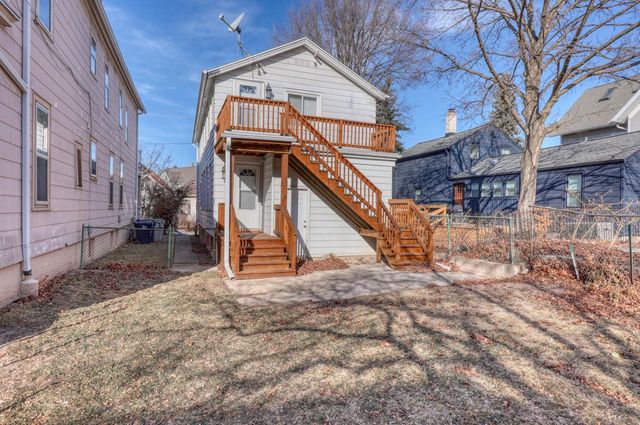 1626 N Warren AVENUE, Milwaukee, WI 53202