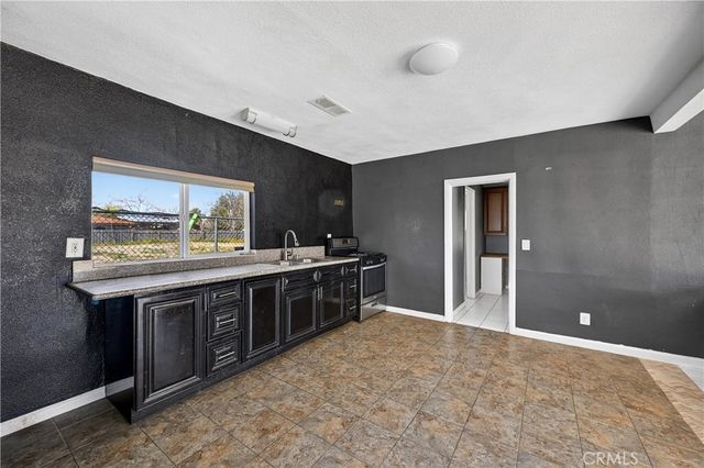 40560 Artesia, San Jacinto, CA 92583
