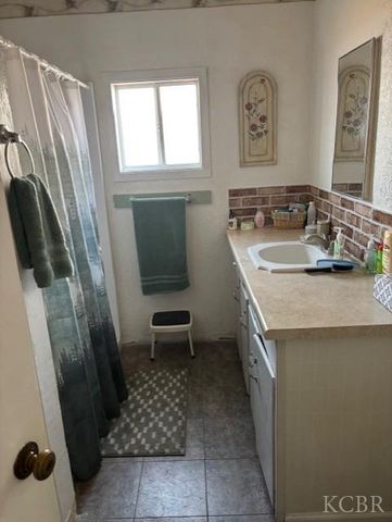 10846 Jensen Street, Armona, CA 93202