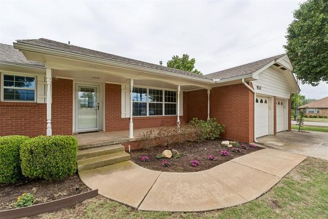 920 NW 32nd Street, Moore, OK 73160