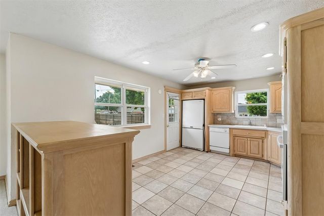 920 NW 32nd Street, Moore, OK 73160