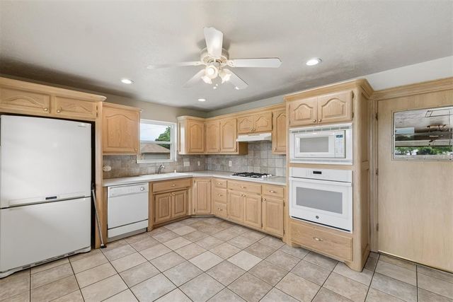 920 NW 32nd Street, Moore, OK 73160