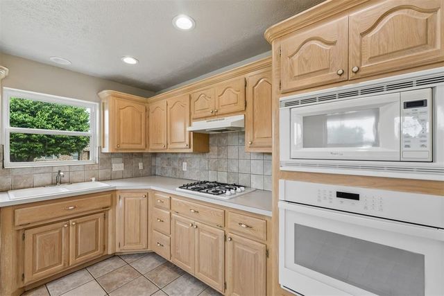 920 NW 32nd Street, Moore, OK 73160