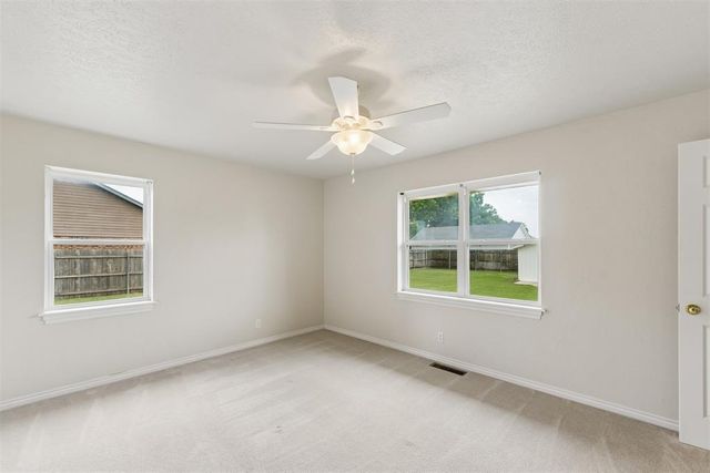 920 NW 32nd Street, Moore, OK 73160