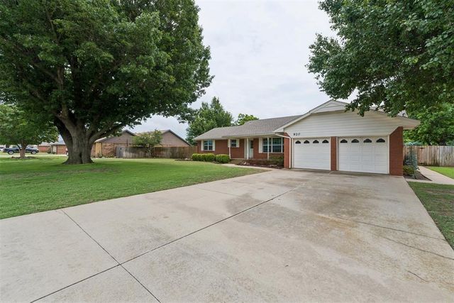 920 NW 32nd Street, Moore, OK 73160
