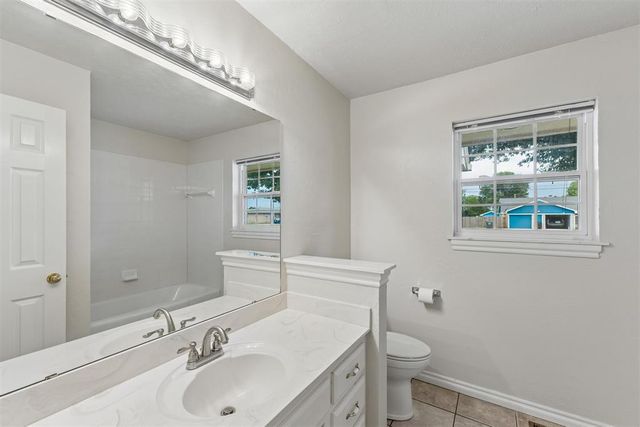 920 NW 32nd Street, Moore, OK 73160