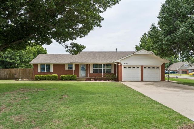 920 NW 32nd Street, Moore, OK 73160