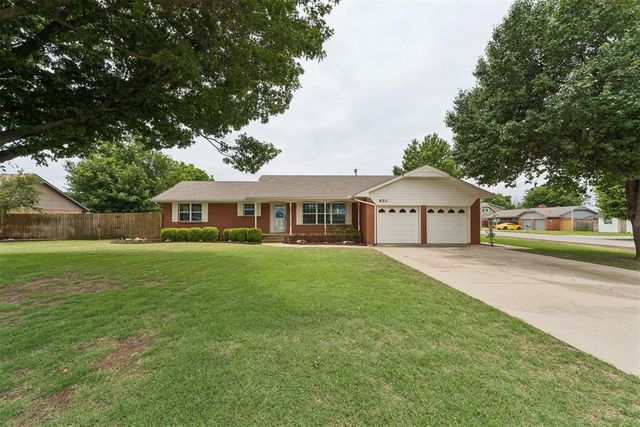 920 NW 32nd Street, Moore, OK 73160