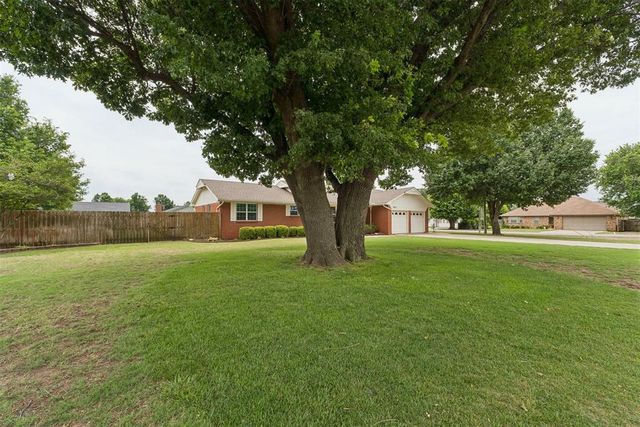 920 NW 32nd Street, Moore, OK 73160