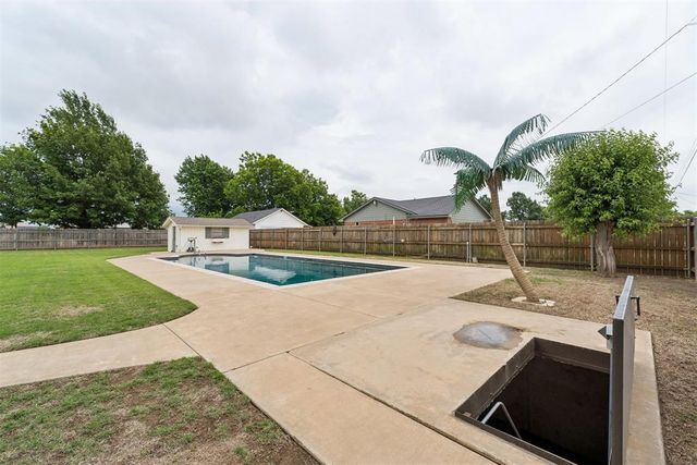 920 NW 32nd Street, Moore, OK 73160