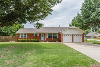 920 NW 32nd Street, Moore, OK 73160