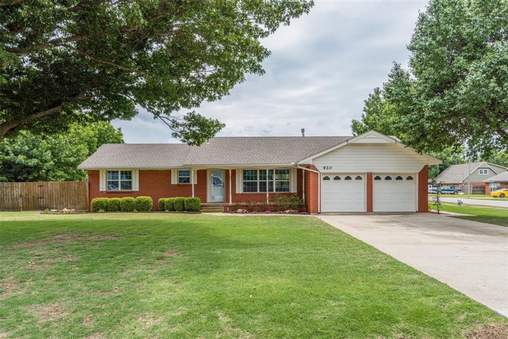 920 NW 32nd Street, Moore, OK 73160