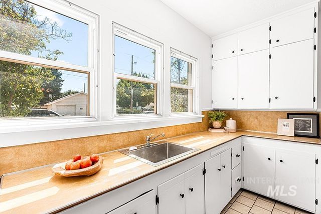 4603 W Franklin Rd, Boise, ID 83705