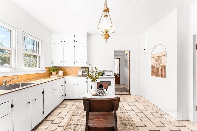 4603 W Franklin Rd, Boise, ID 83705