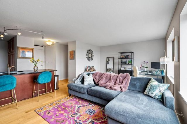 15 S 1st Street A1211, Minneapolis, MN 55401