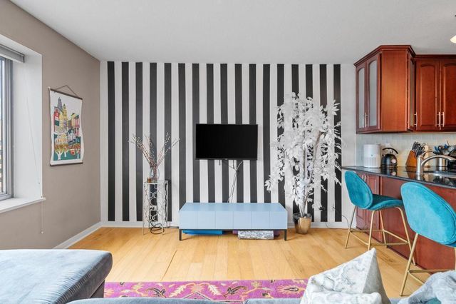 15 S 1st Street A1211, Minneapolis, MN 55401