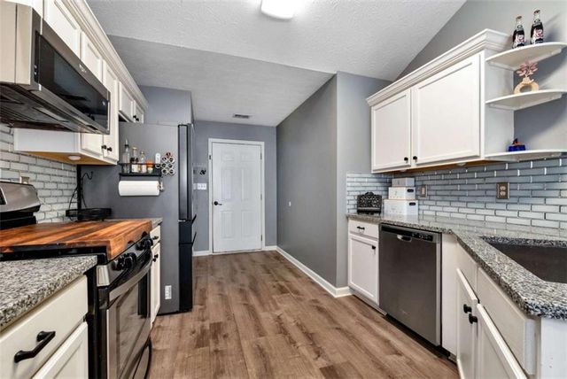 5503 Amber Cove Way, Flowery Branch, GA 30542