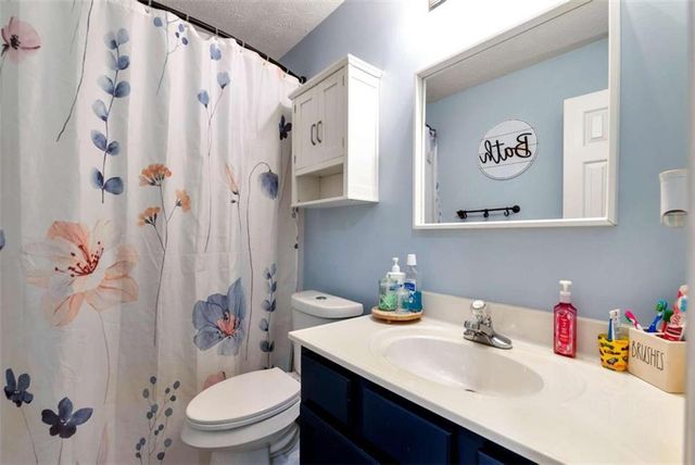 5503 Amber Cove Way, Flowery Branch, GA 30542