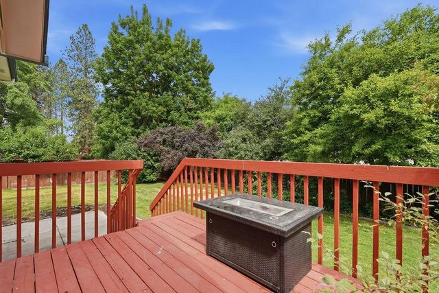 6004 W Wind River Dr, Spokane, WA 99208
