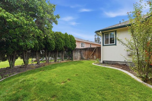 6004 W Wind River Dr, Spokane, WA 99208