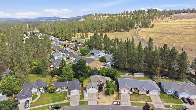 6004 W Wind River Dr, Spokane, WA 99208