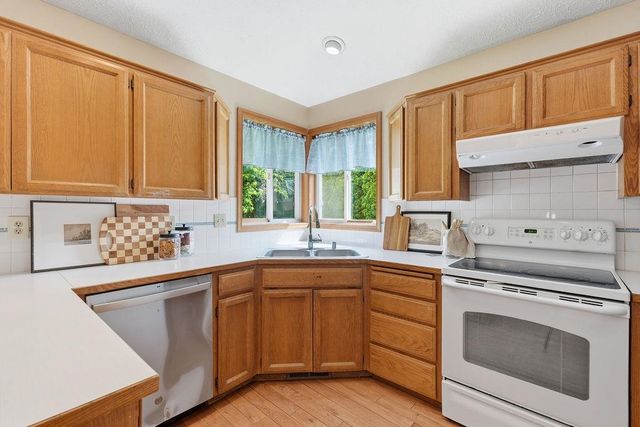 6004 W Wind River Dr, Spokane, WA 99208