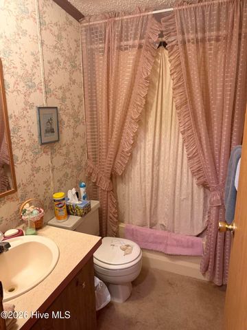 245 Lake Drive SW, Supply, NC 28462