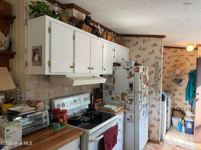 245 Lake Drive SW, Supply, NC 28462