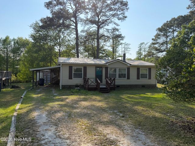 245 Lake Drive SW, Supply, NC 28462