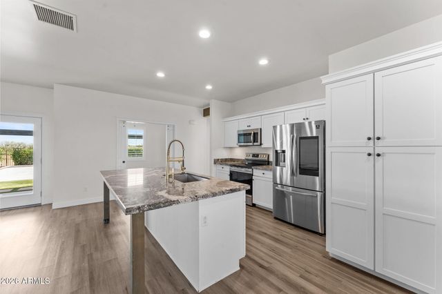 21015 W White Feather Lane, Wittmann, AZ 85361