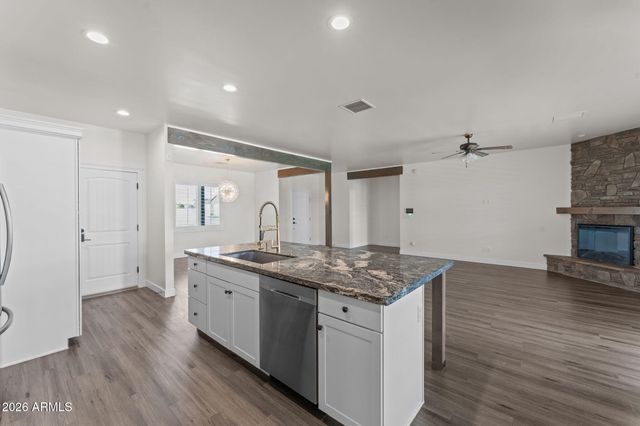 21015 W White Feather Lane, Wittmann, AZ 85361